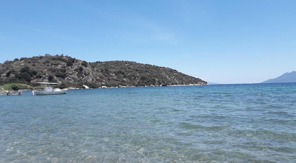 Small Theater Apartment Epidaurus Екстер'єр фото
